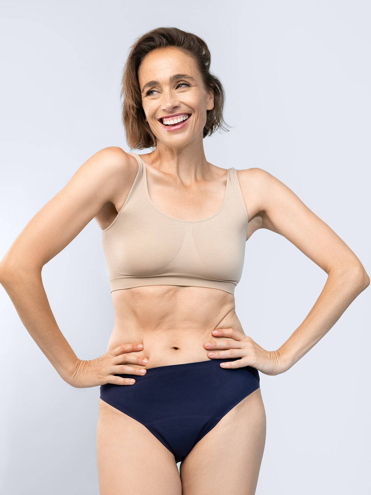 Inkontinenz-Slip in Marineblau, hohe Taille im Detail